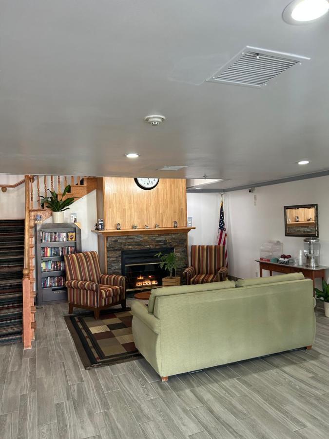 Country Inn & Suites By Radisson, Grand Rapids Airport, Mi Екстер'єр фото