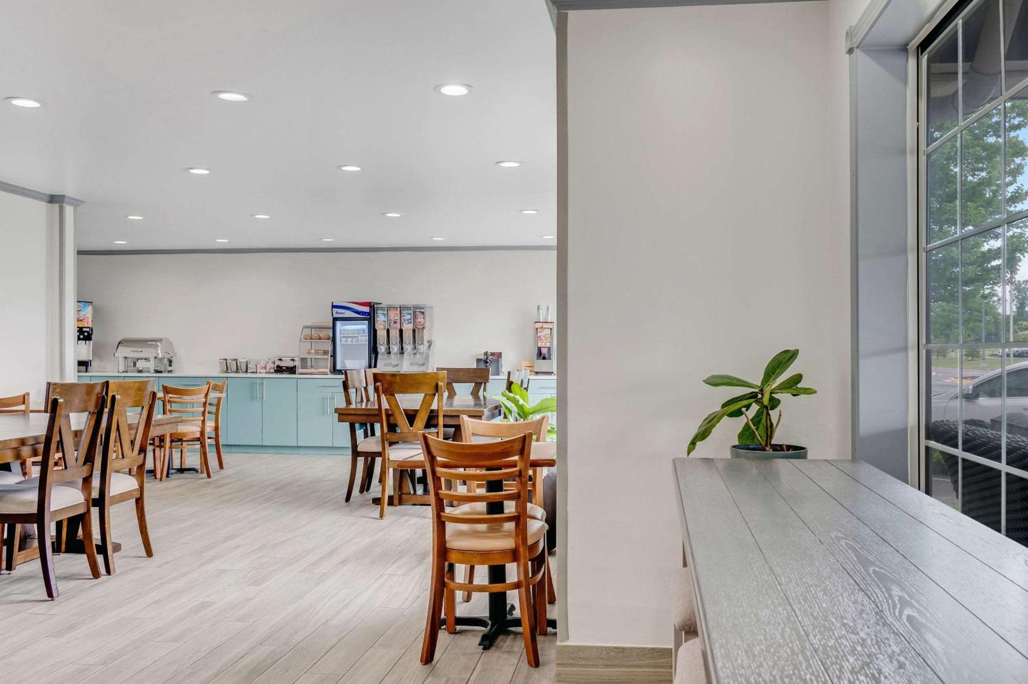 Country Inn & Suites By Radisson, Grand Rapids Airport, Mi Екстер'єр фото