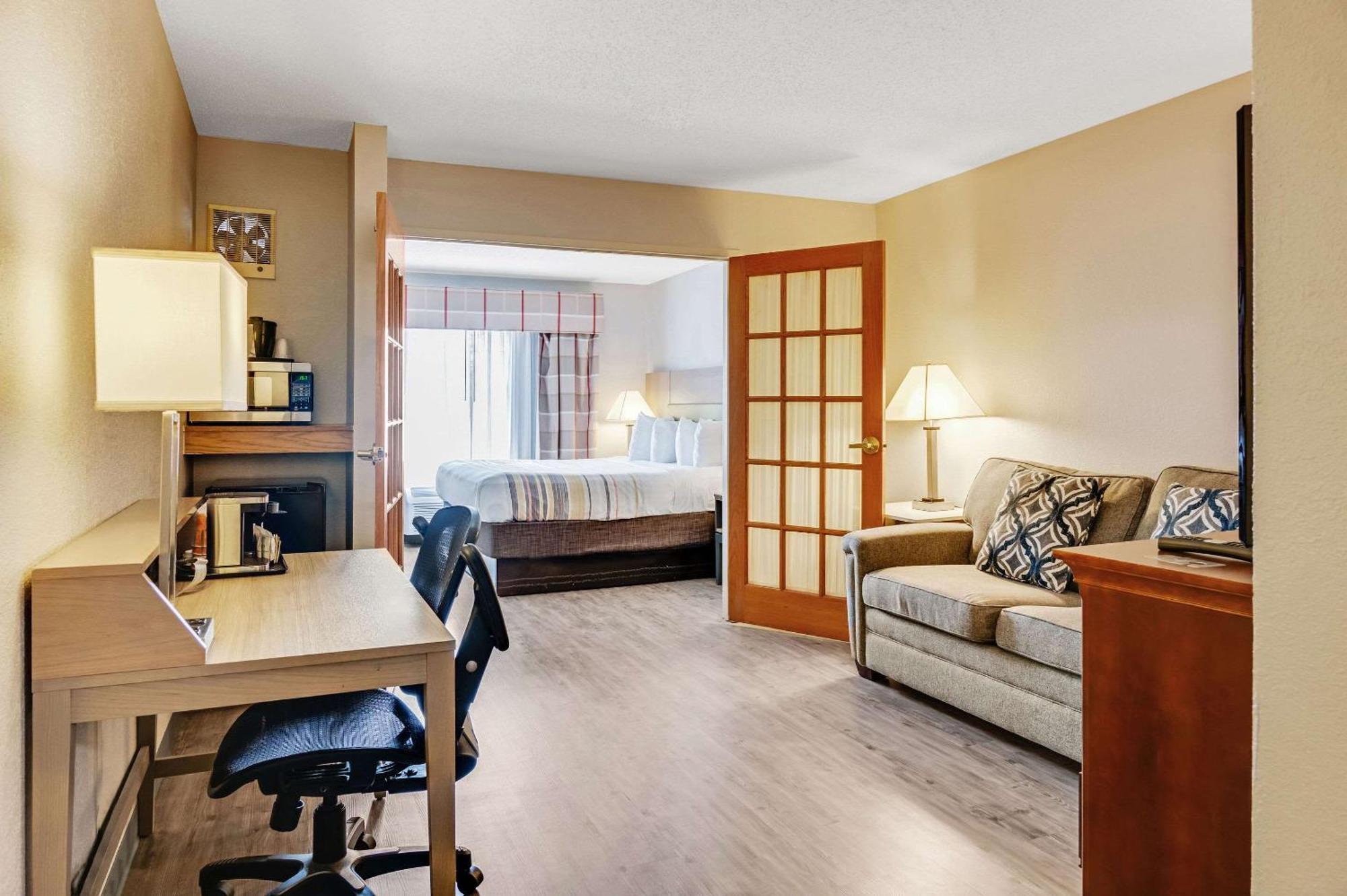 Country Inn & Suites By Radisson, Grand Rapids Airport, Mi Екстер'єр фото