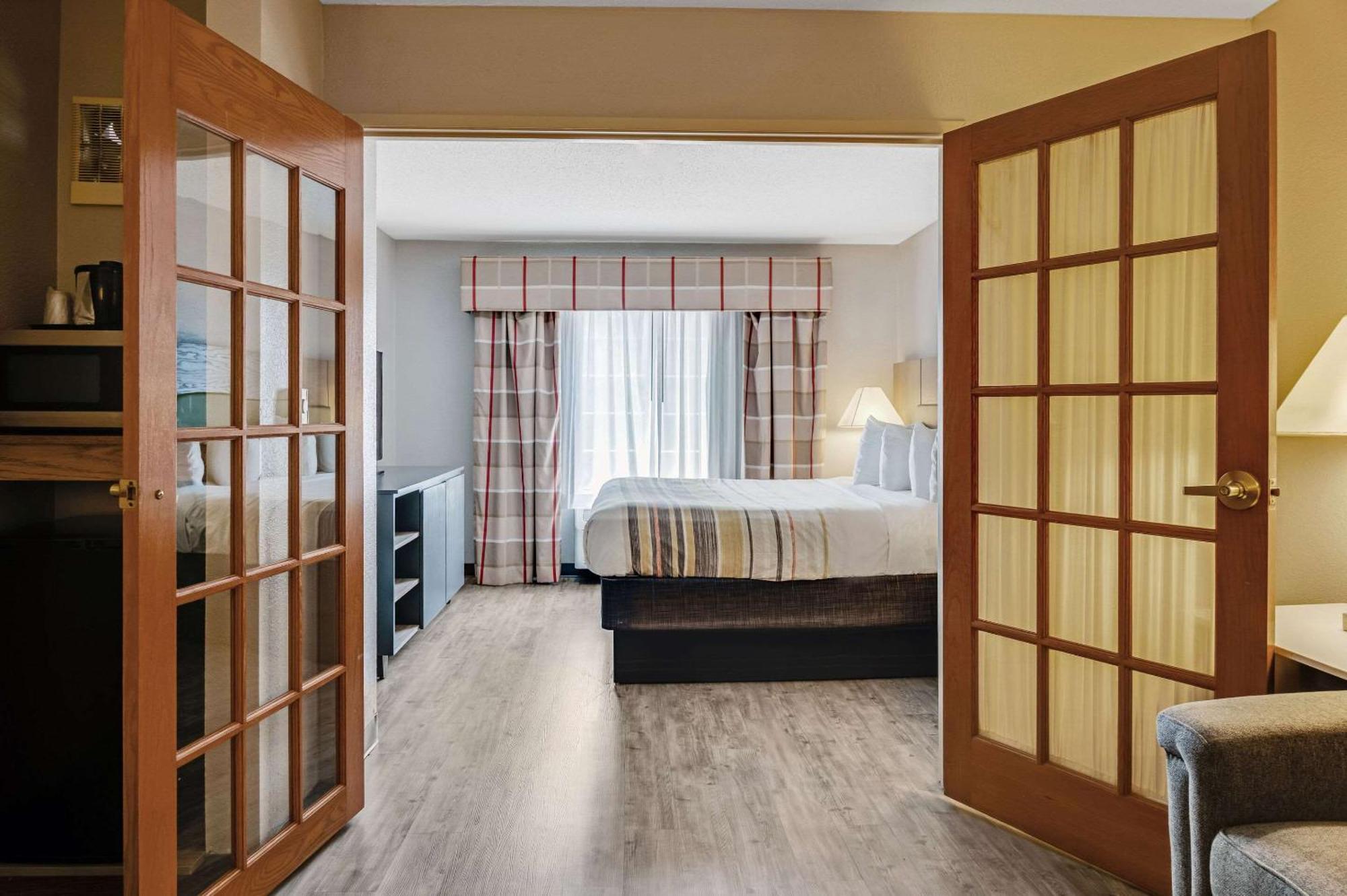 Country Inn & Suites By Radisson, Grand Rapids Airport, Mi Екстер'єр фото