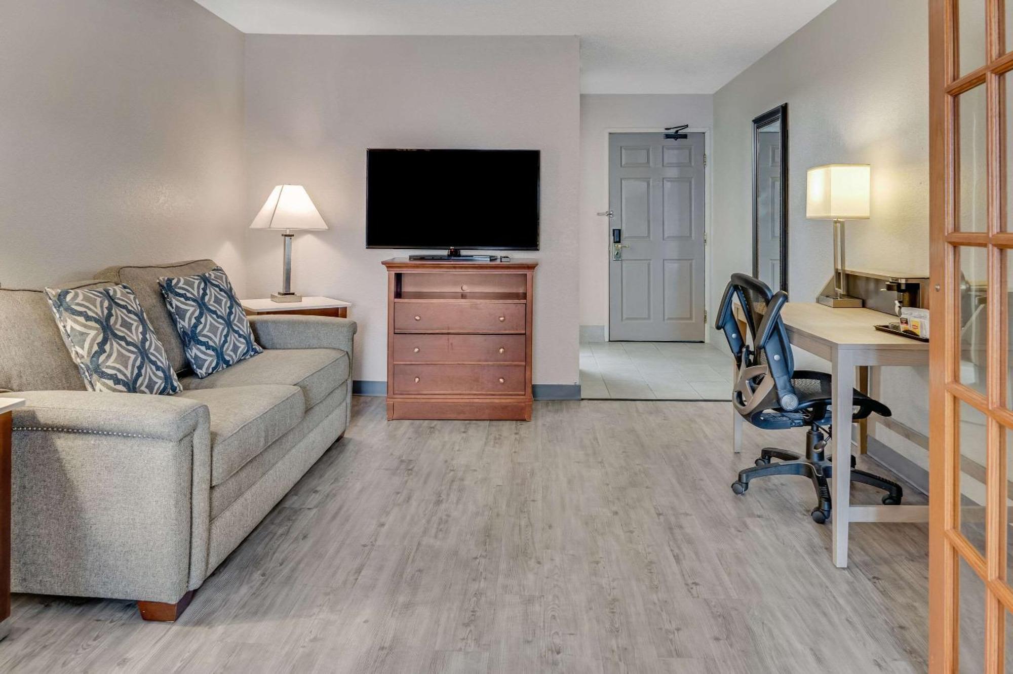 Country Inn & Suites By Radisson, Grand Rapids Airport, Mi Екстер'єр фото