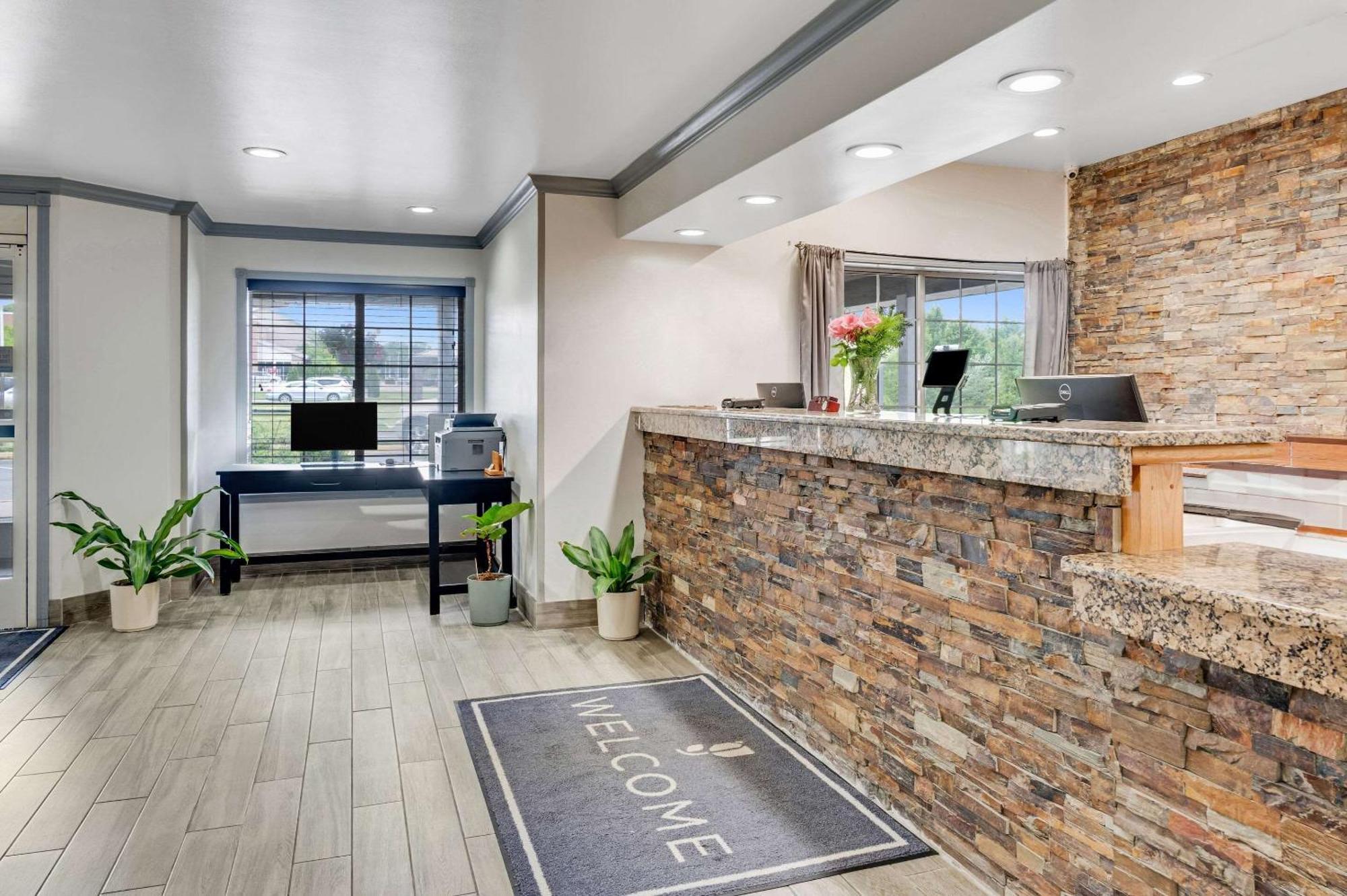 Country Inn & Suites By Radisson, Grand Rapids Airport, Mi Екстер'єр фото