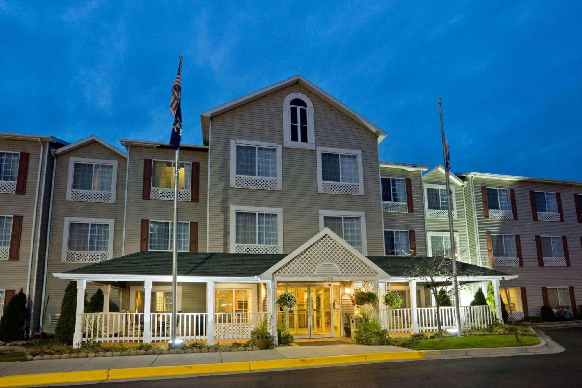 Country Inn & Suites By Radisson, Grand Rapids Airport, Mi Екстер'єр фото
